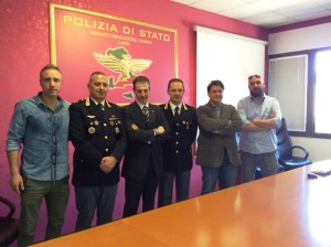 Guardando la foto da sinistra: Federico Roberti, Aldo Micchia, Gianluca Guerrisi, il Dirigente del Reparto dr. Federico Zaccaria, Massimo Vannoni e Andrea De Meo