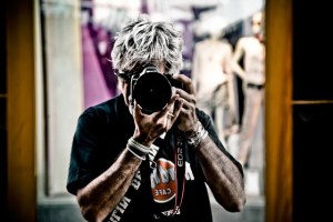 Corso Base di Fotografia. Il docente corso di Fotografia Base, rivolto a tutti i neofiti della fotografia digitale che vogliono entrare nel mondo della fotografia e conoscere ed utilizzare al meglio le potenzialità offerte dal proprio strumento