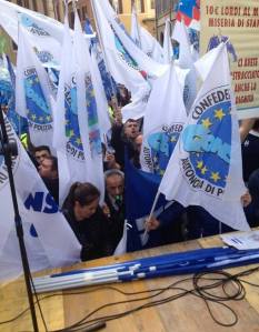 Polizia, premi e riconoscimenti, domani volantinaggio Consap / Coisp dinanzi al Viminale e alle Questure capoluogo di regione per rivendicare una gestione più giusta e trasparente dei riconoscimenti premiali Polizia, premi e riconoscimenti, domani volantinaggio Consap / Coisp dinanzi al Viminale e alle Questure capoluogo di regione per rivendicare una gestione più giusta e trasparente dei riconoscimenti premiali