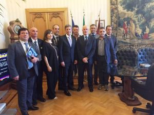 La delegazione della CONSAP Nazionale, da sinistra Tavano, Valeri, Ricchio, Spagnoli, Innocenzi, il Capo della Polizia Pref. Gabrielli, Pantaleoni, Scalzo, Bennardo e Pantano