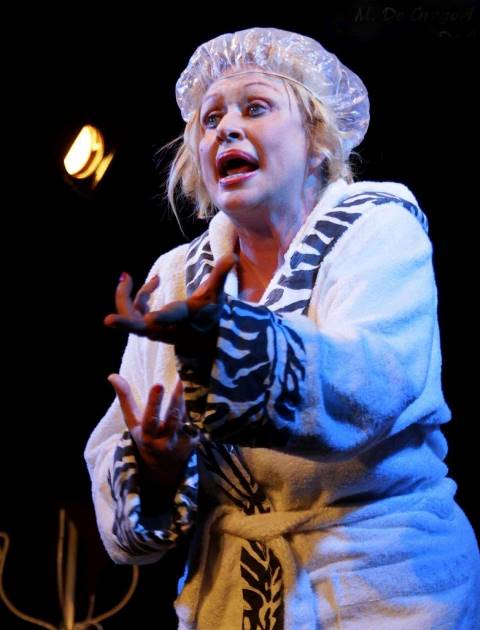 Luciana Frazzetto in  NEI PANNI DI UNA DONNA?