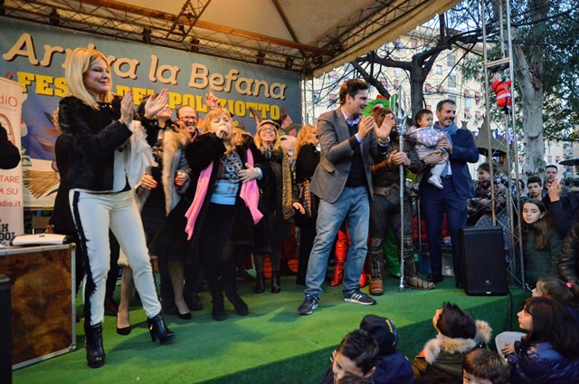 Patrizia Pellegrino, Lorenzo Flaherty, Gegia sul palco per la baby dance
