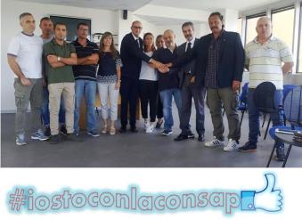 La nuova sezione CONSAP presso l'Ufficio Divisione Stranieri della Questura di Roma. Al centro Alessandro Veroli riconfermato all'unanimità Segretario Locale con i suoi collaboratori