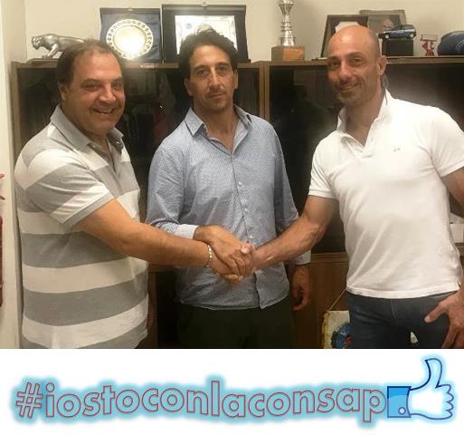 La nuova sezione CONSAP presso la Divisione Polizia Amministrativa e Sociale della Questura di Roma. Da sinistra : il Vice Segretario Locale con funzioni Vicarie Mauro Marcucci, il neo Segretario Locale Alessandro Pettinato e il Vice Segretario Locale Marco Bonanni