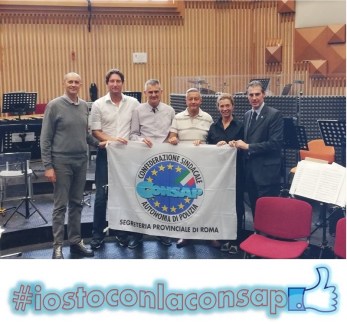 La Sezione Locale CONSAP presso la Fanfara della Polizia di Stato con dirigenti sindacali ed una parte degli iscritti. Da sinistra : Scoditti, Florio, Marocco, Fanelli, Tiberia e Guerrisi