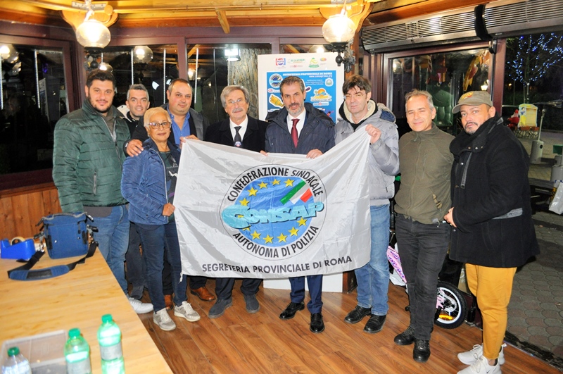 Befana del Poliziotto CONSAP 2019, foto di gruppo al termine della kermesse presso Oasi Park
