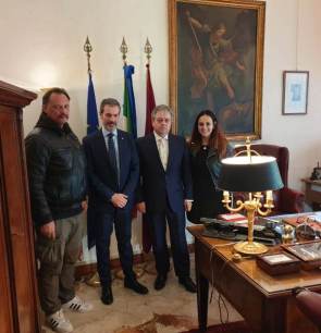 Nella foto da sinistra: il Segretario Provinciale SALVATORI, il Segretario Provinciale Generale GUERRISI, il Questore di Roma dr ESPOSITO e il Segretario Provinciale CENTO