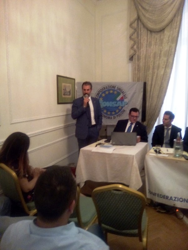 Il Segretario Generale di Roma e Dirigente Nazionale Coordinatore per l'Italia Centrale GUERRISI durante il suo apprezzato intervento