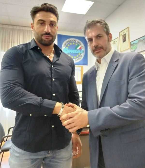 Nella foto: da sinistra il neo Dirigente Sindacale CONSAP al Commissariato di P.S. Prati, Poggiogalle, con il Segretario Generale CONSAP di Roma Guerrisi