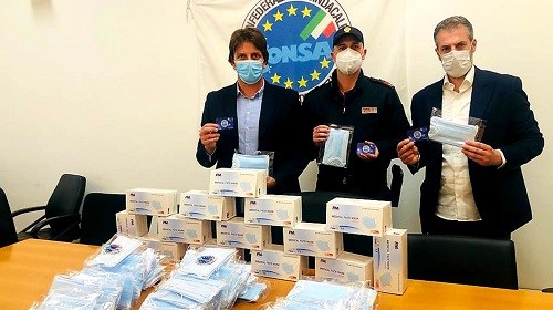 Mascherine omaggio ai Poliziotti di Palazzo Chigi