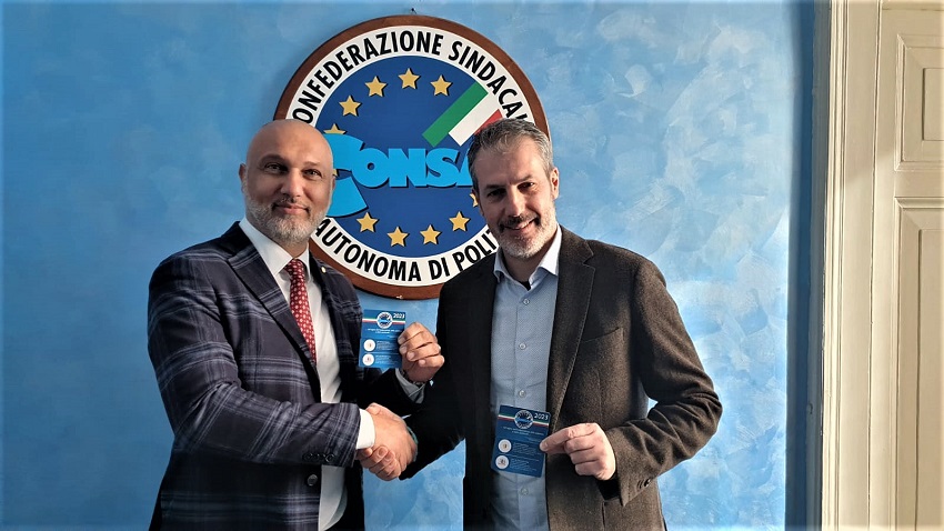Presentazione tessera adesione sindacato di Polizia CONSAP 2023
